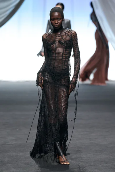 Look 12